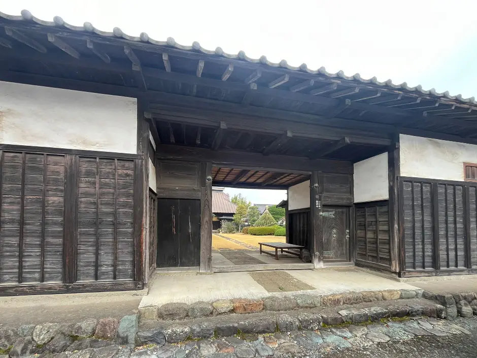 清水家旧主屋・長屋門